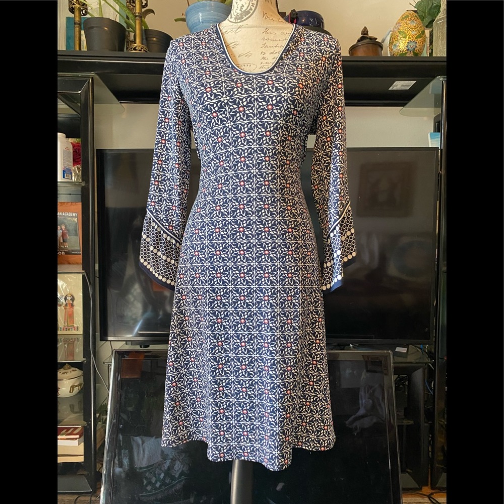 Max edition dress size medium